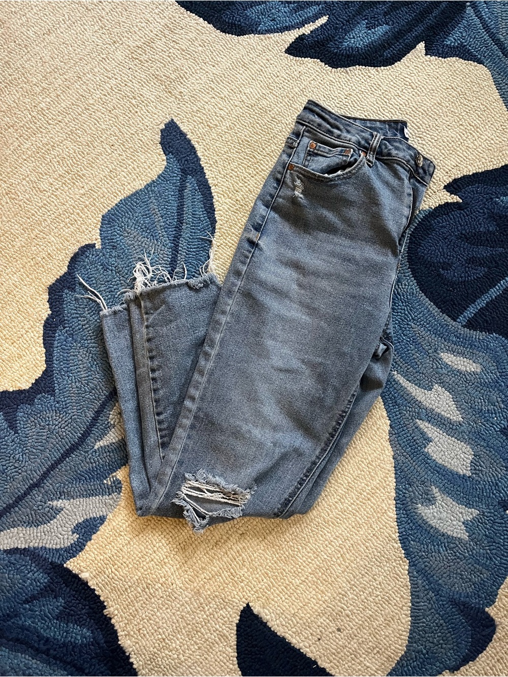 Distressed High-Rise Skinny Jeans in Blue